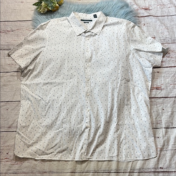 Perry Ellis Other - Perry Ellis Geometric Print Cotton Stretch Short Sleeve Button Down Shirt 4XLT